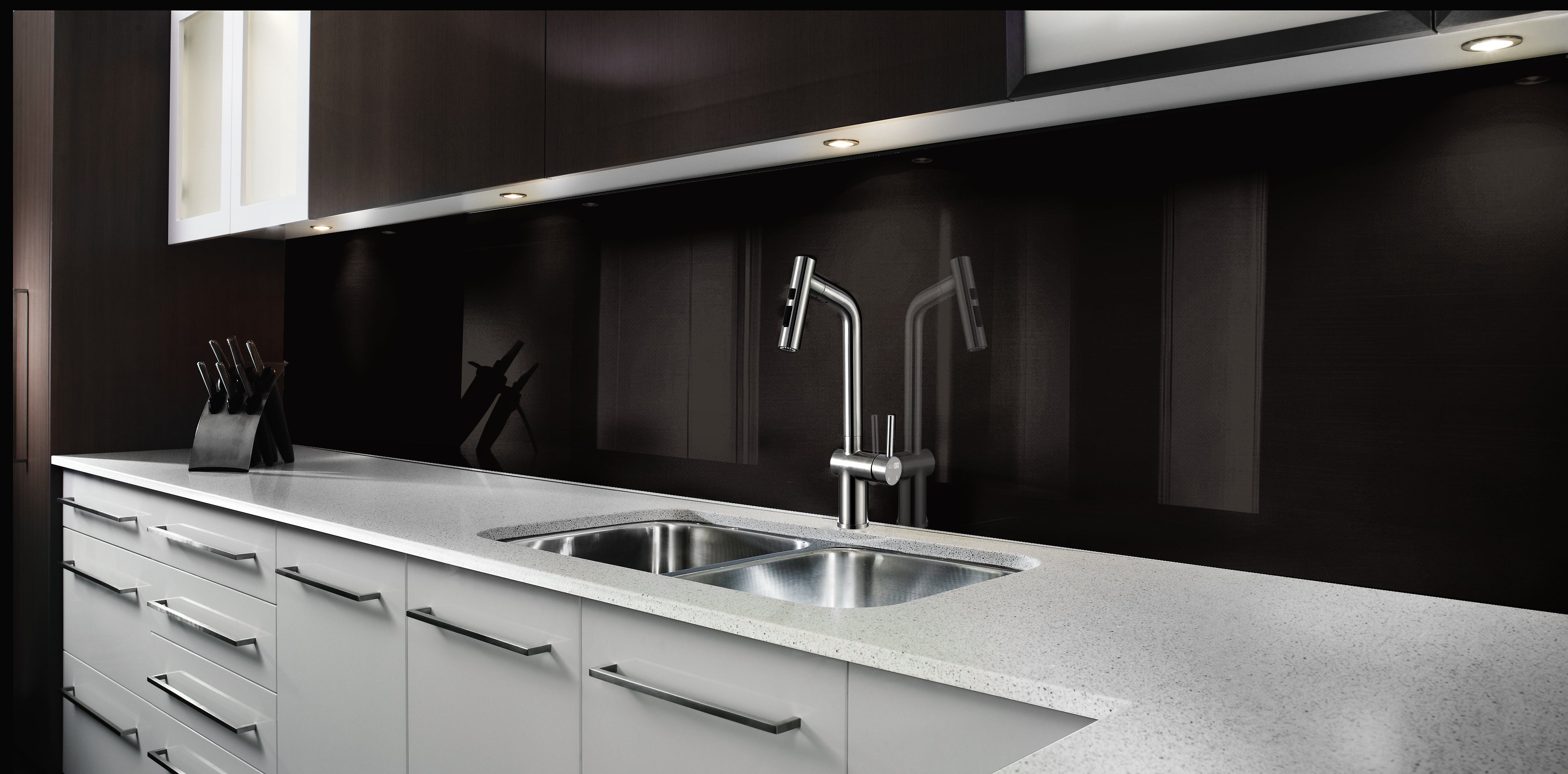 Painted glass kitchen cladding #BLACK